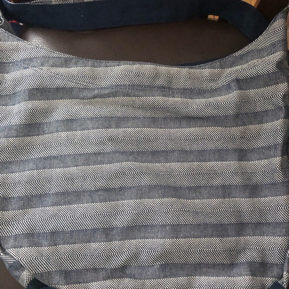 Thirty-one Gifts Retro Metro Hobo Crossbody - Picture 1 of 4